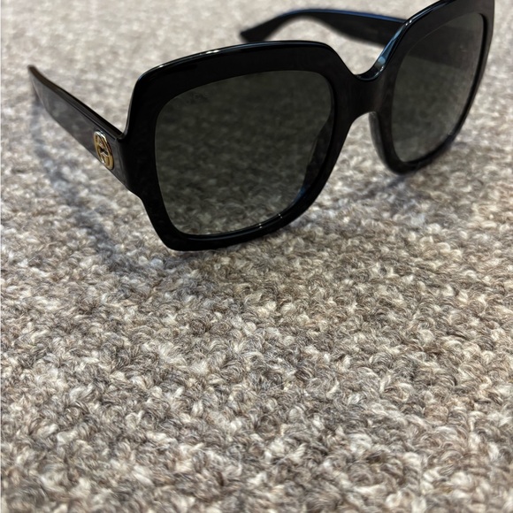Gucci Sunglasses Style GG0036S Black w Gold GG Logo - LIKE NEW! - Picture 5 of 15